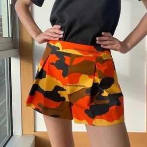 Off White Pattern Camo short